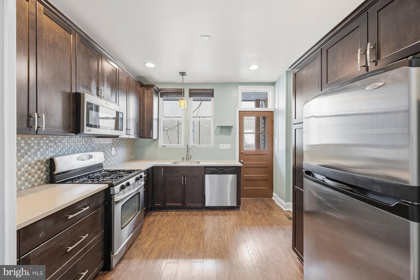 1425 E Clement Street photo 4