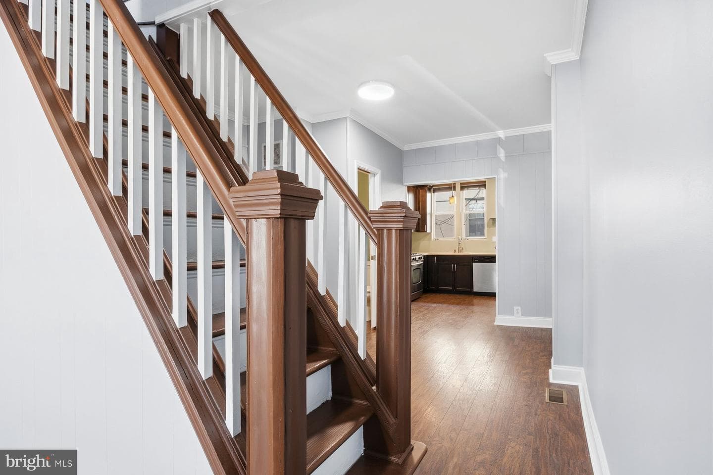 1425 E Clement Street photo 9