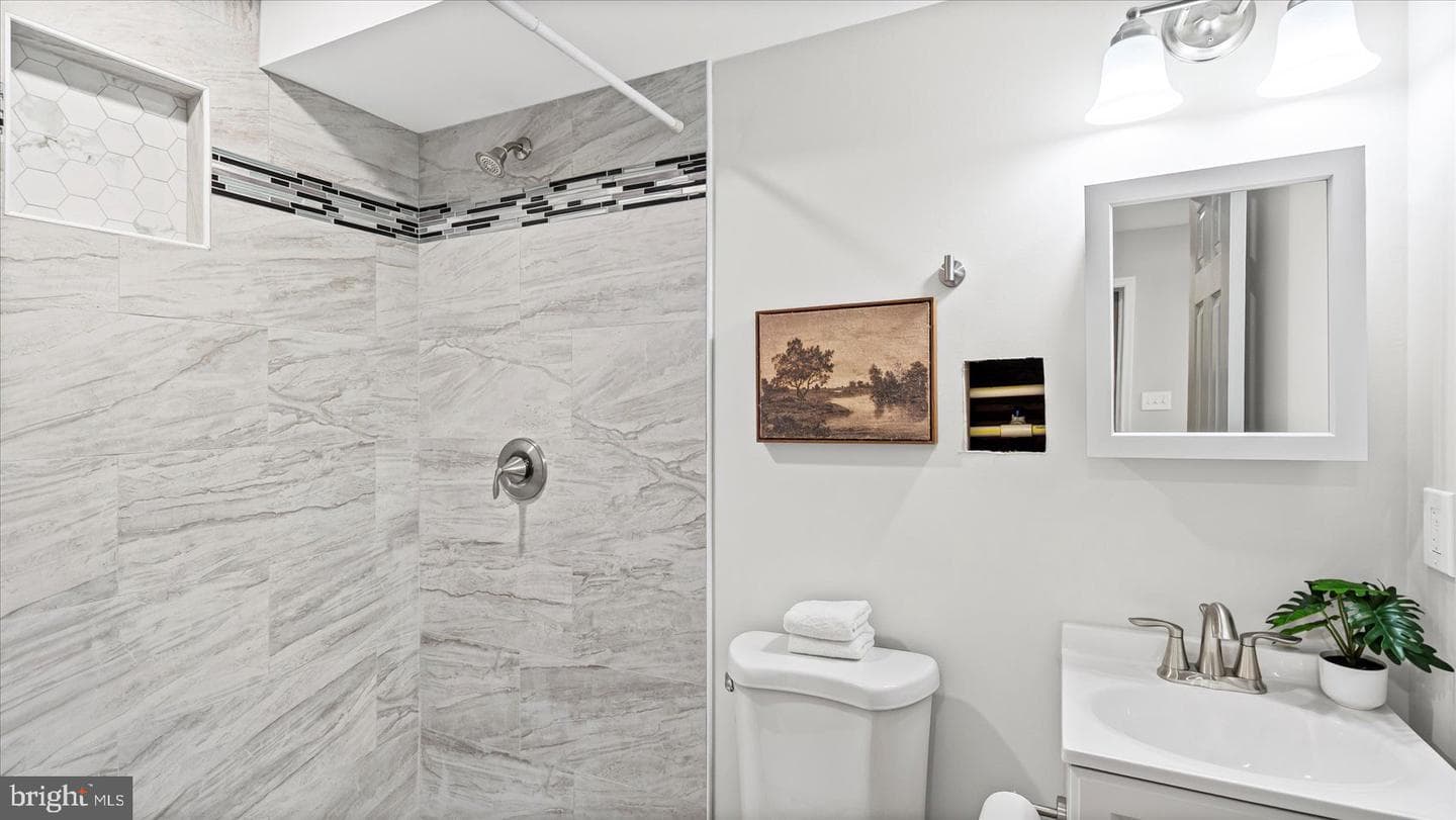 5304 Wabash Avenue photo 30