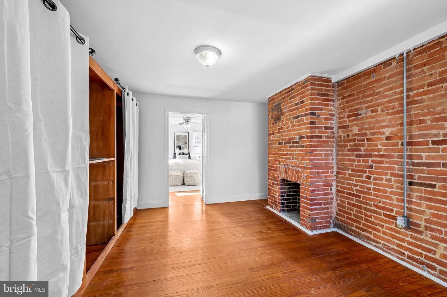 2234 Fleet Street photo 13