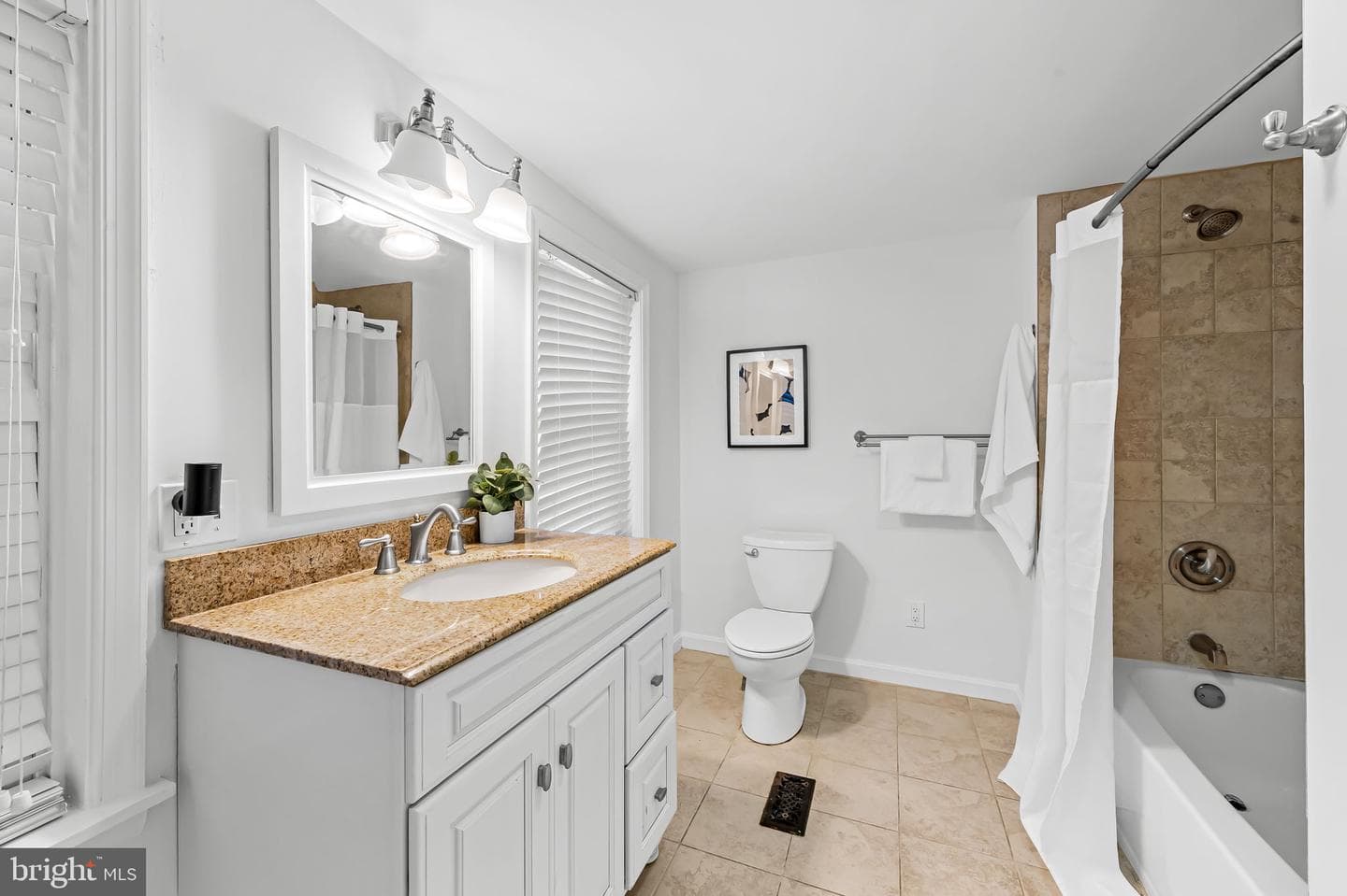 2234 Fleet Street photo 14