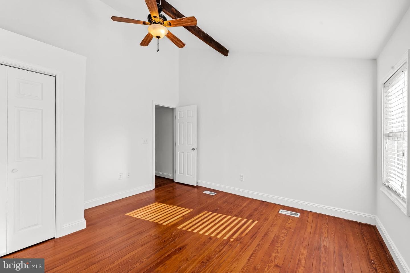2234 Fleet Street photo 19