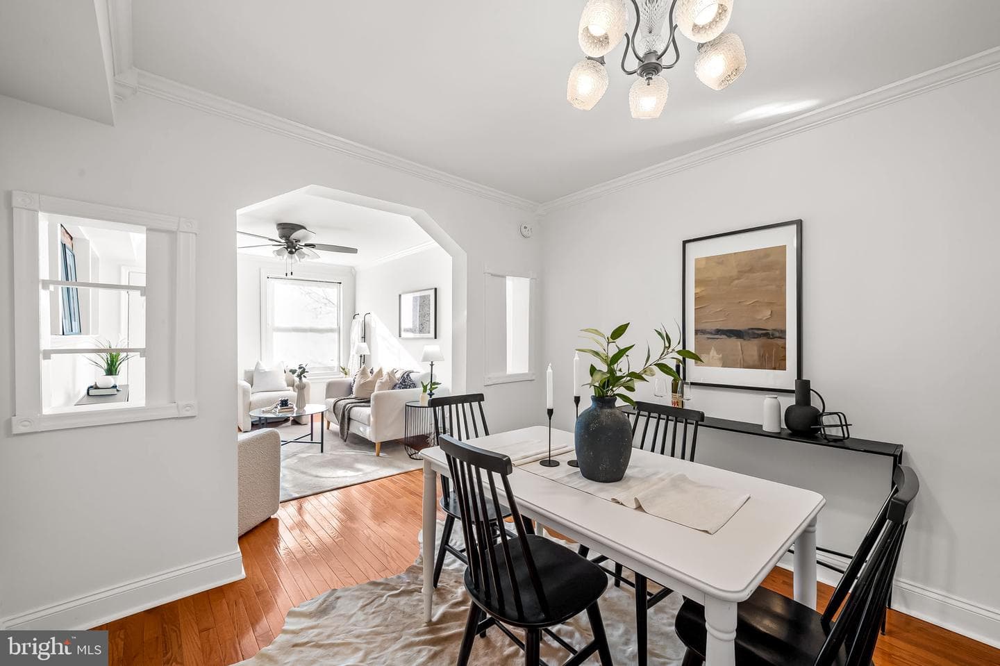 2234 Fleet Street photo 5