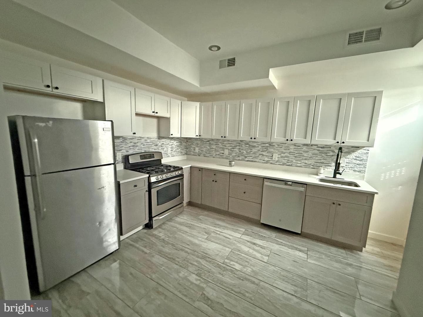 721 W Lafayette Avenue photo 15