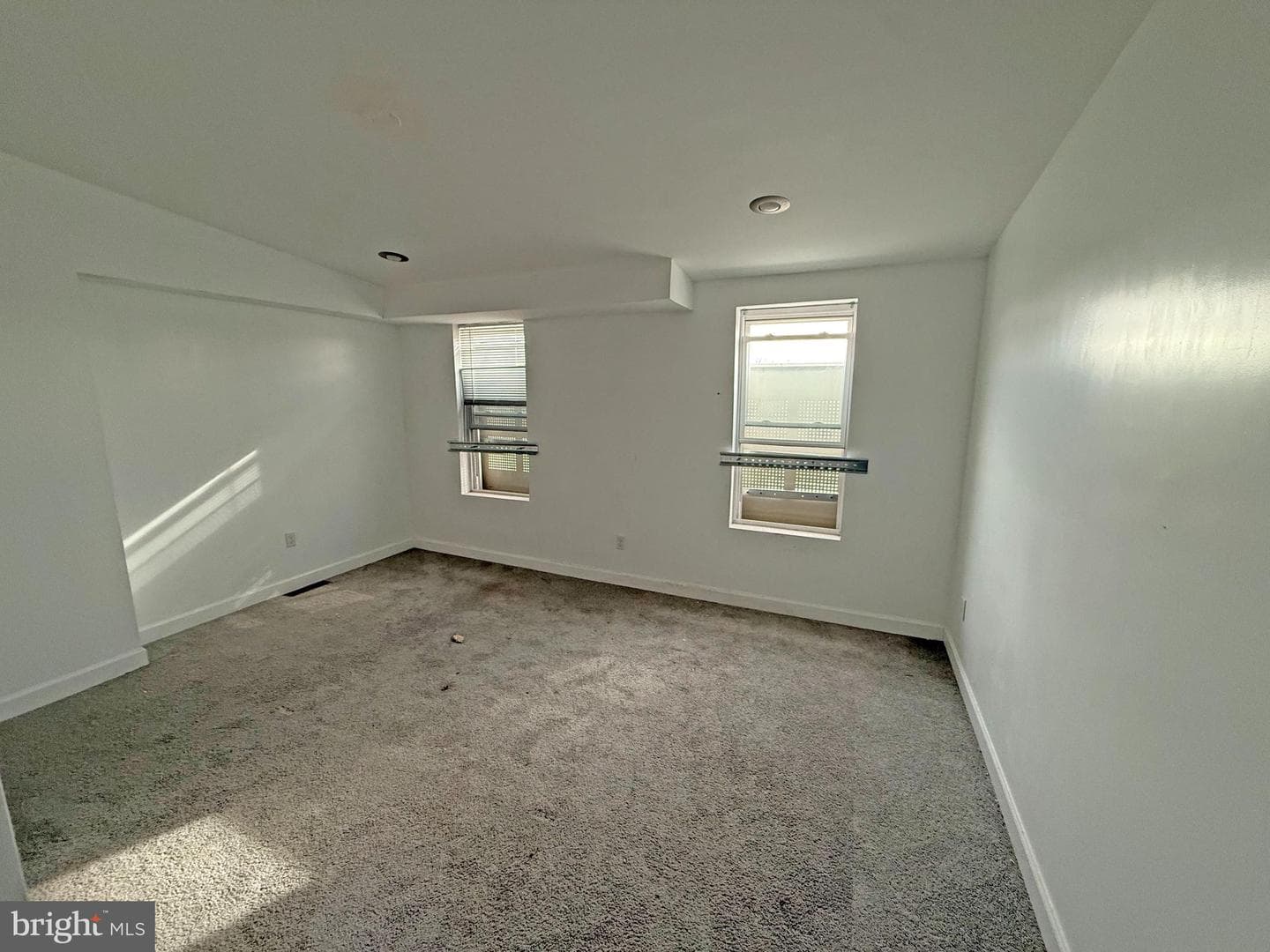 721 W Lafayette Avenue photo 18