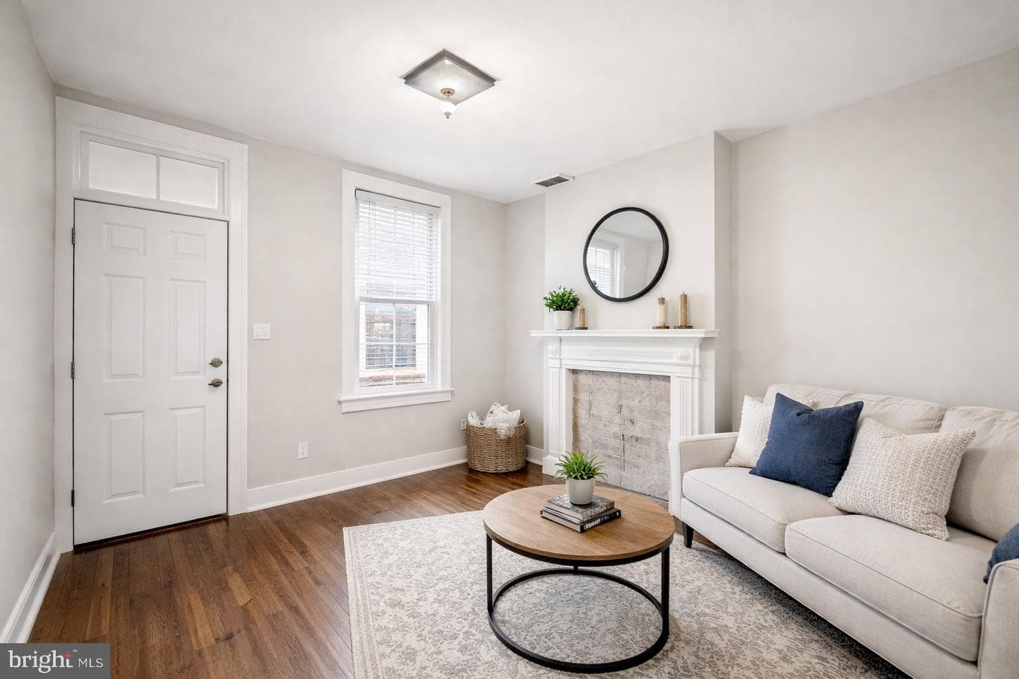 2535 Boyd Street photo 2