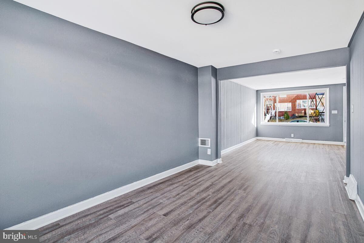 5528 Whitby Road photo 13