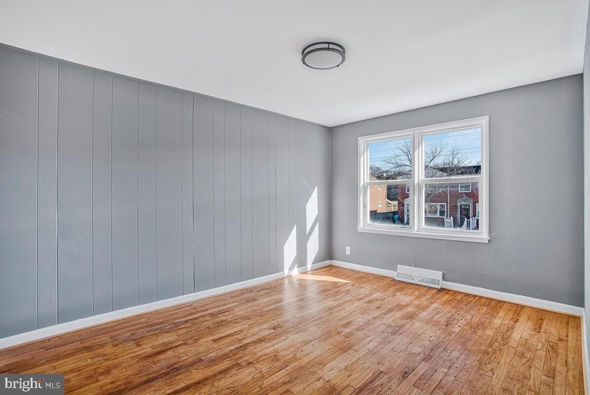 5528 Whitby Road photo 18