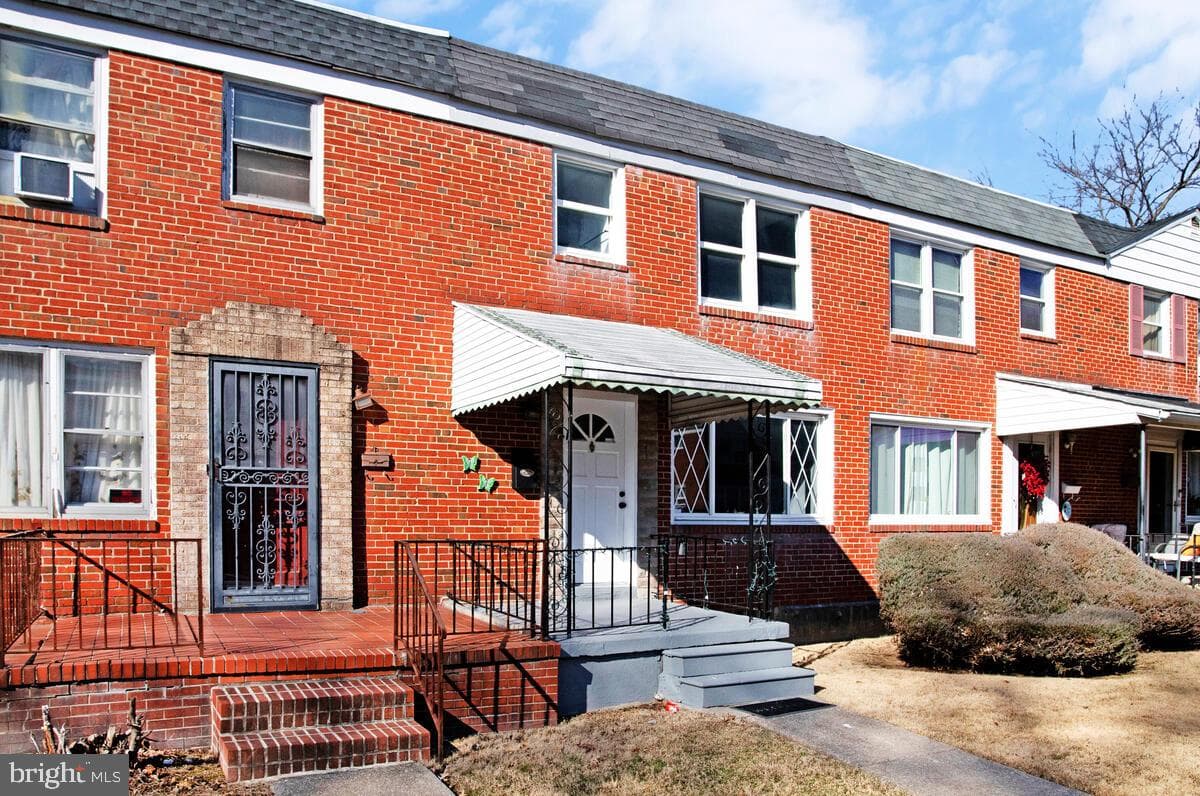 5528 Whitby Road photo 2