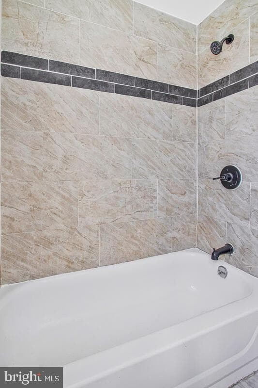 5528 Whitby Road photo 22