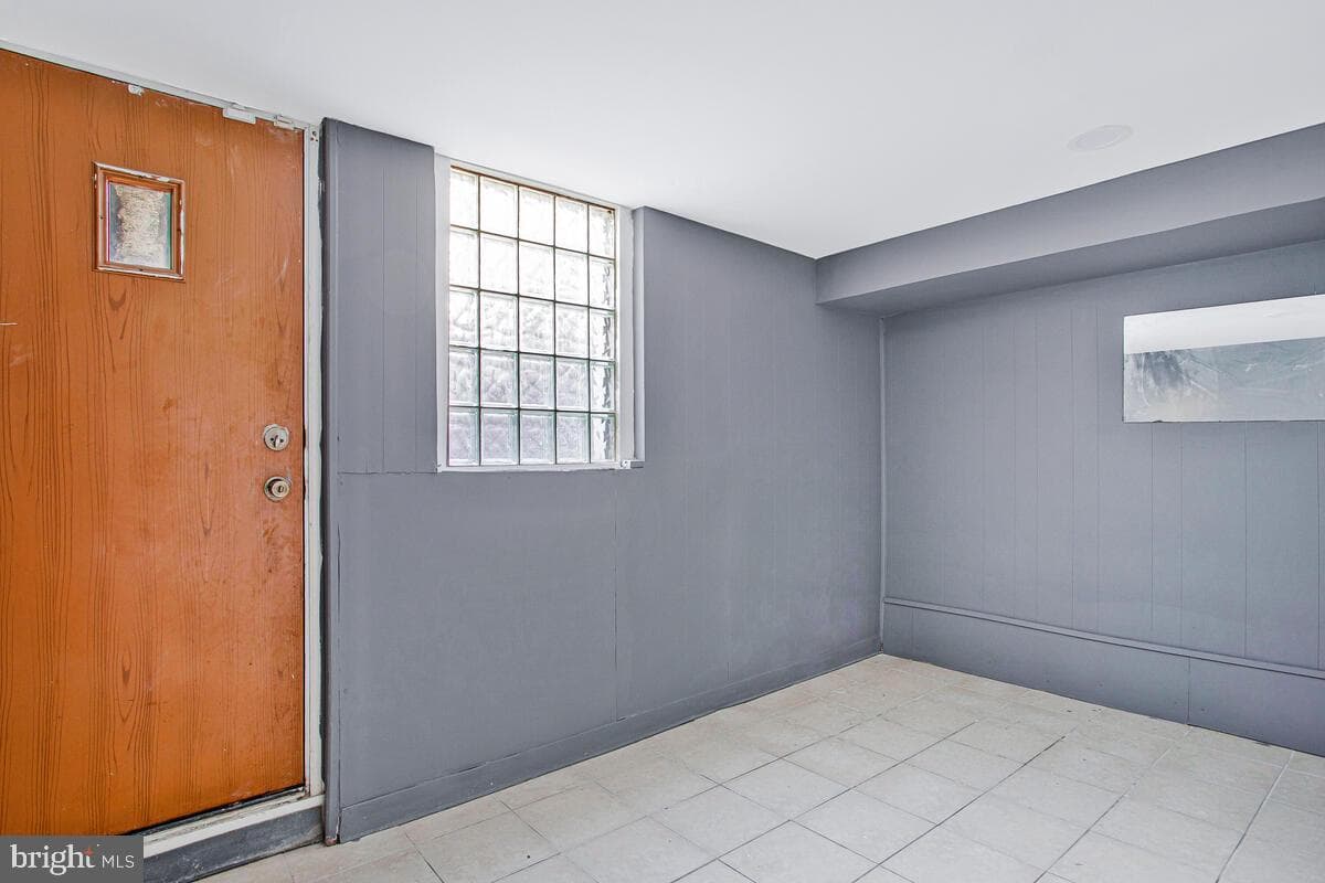 5528 Whitby Road photo 27