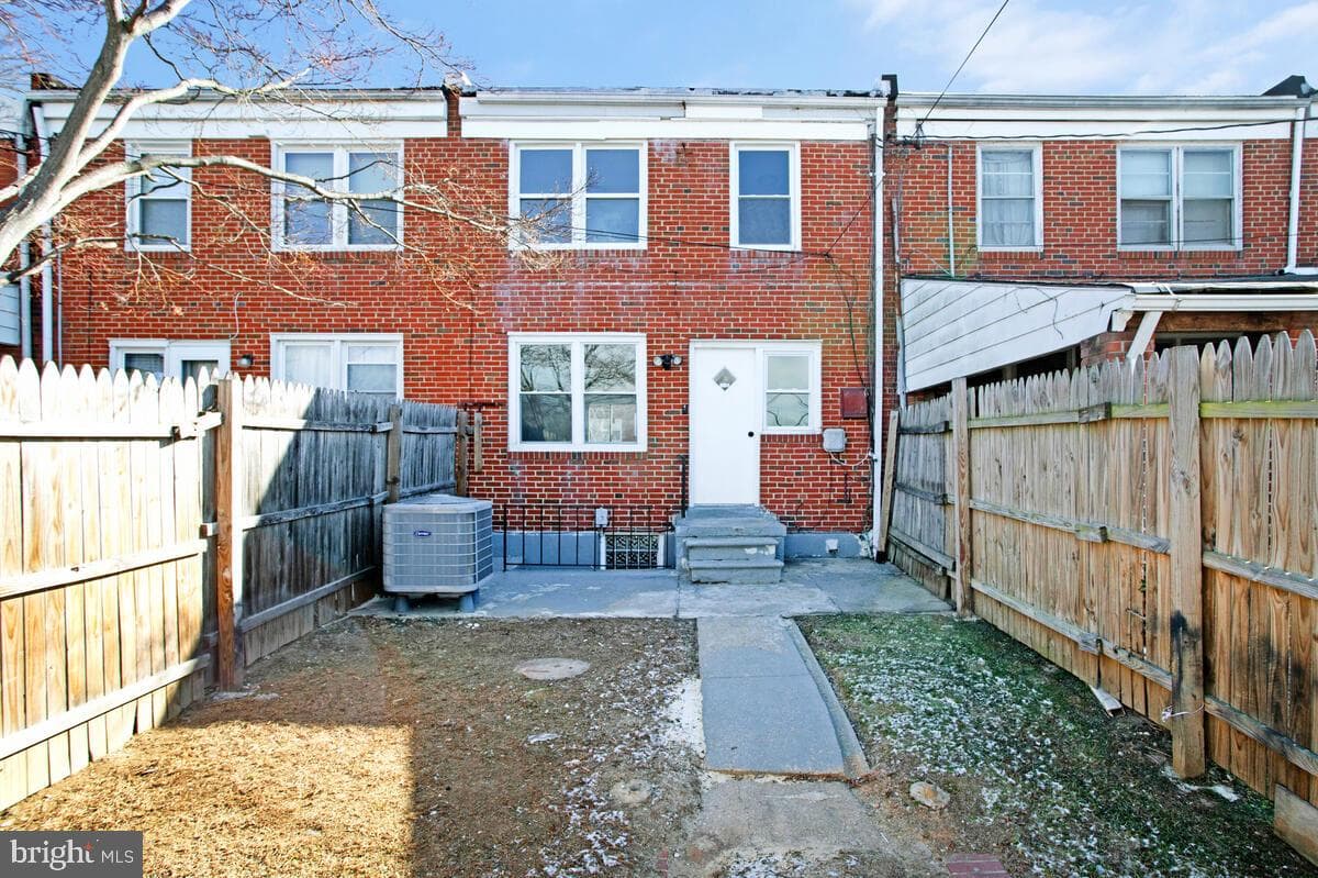 5528 Whitby Road photo 28
