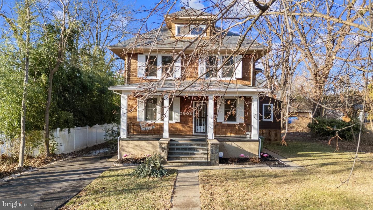 2802 Manhattan Avenue photo 3