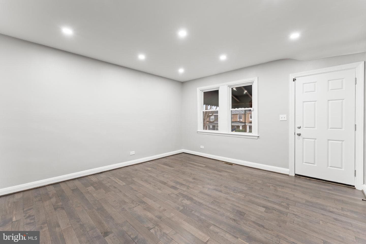 2422 Shirley Avenue photo 3