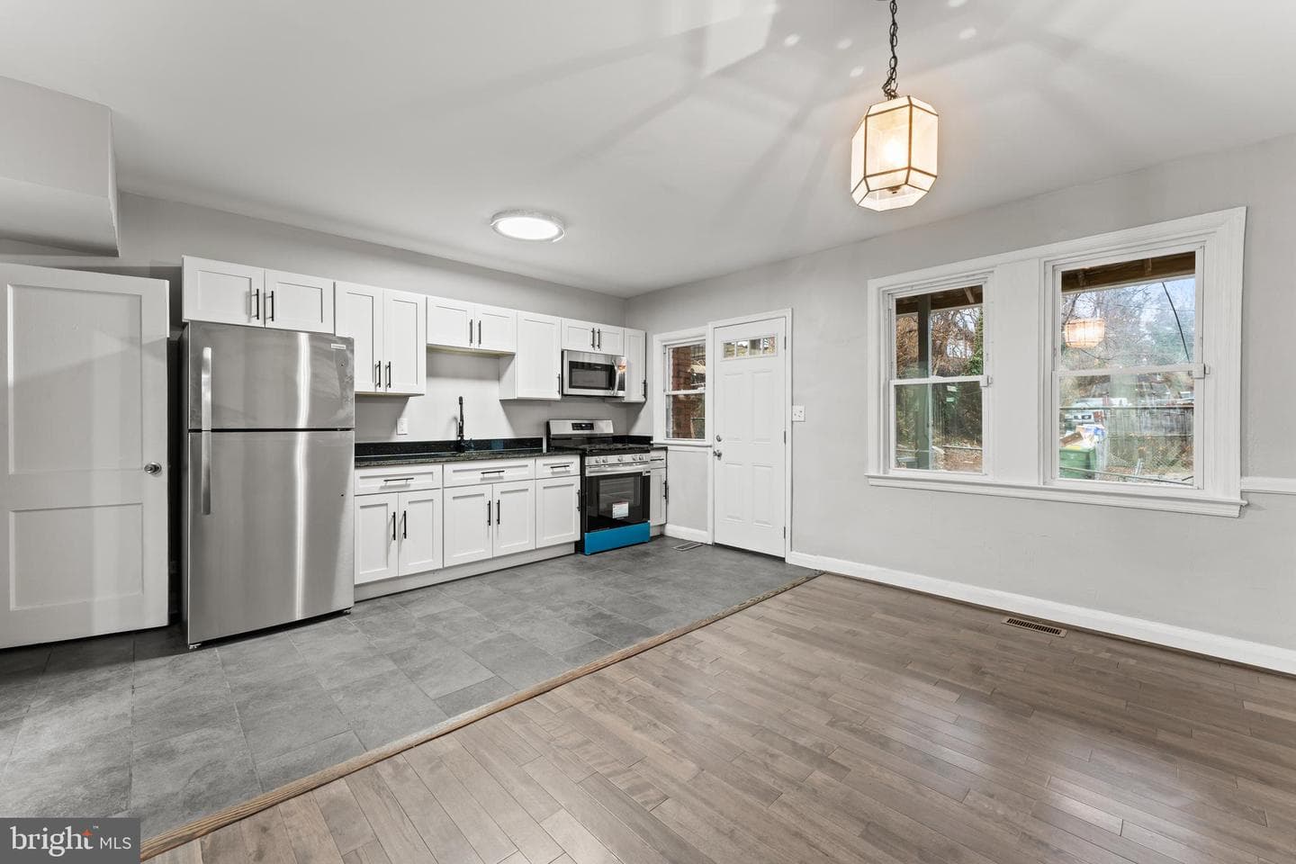 2422 Shirley Avenue photo 8