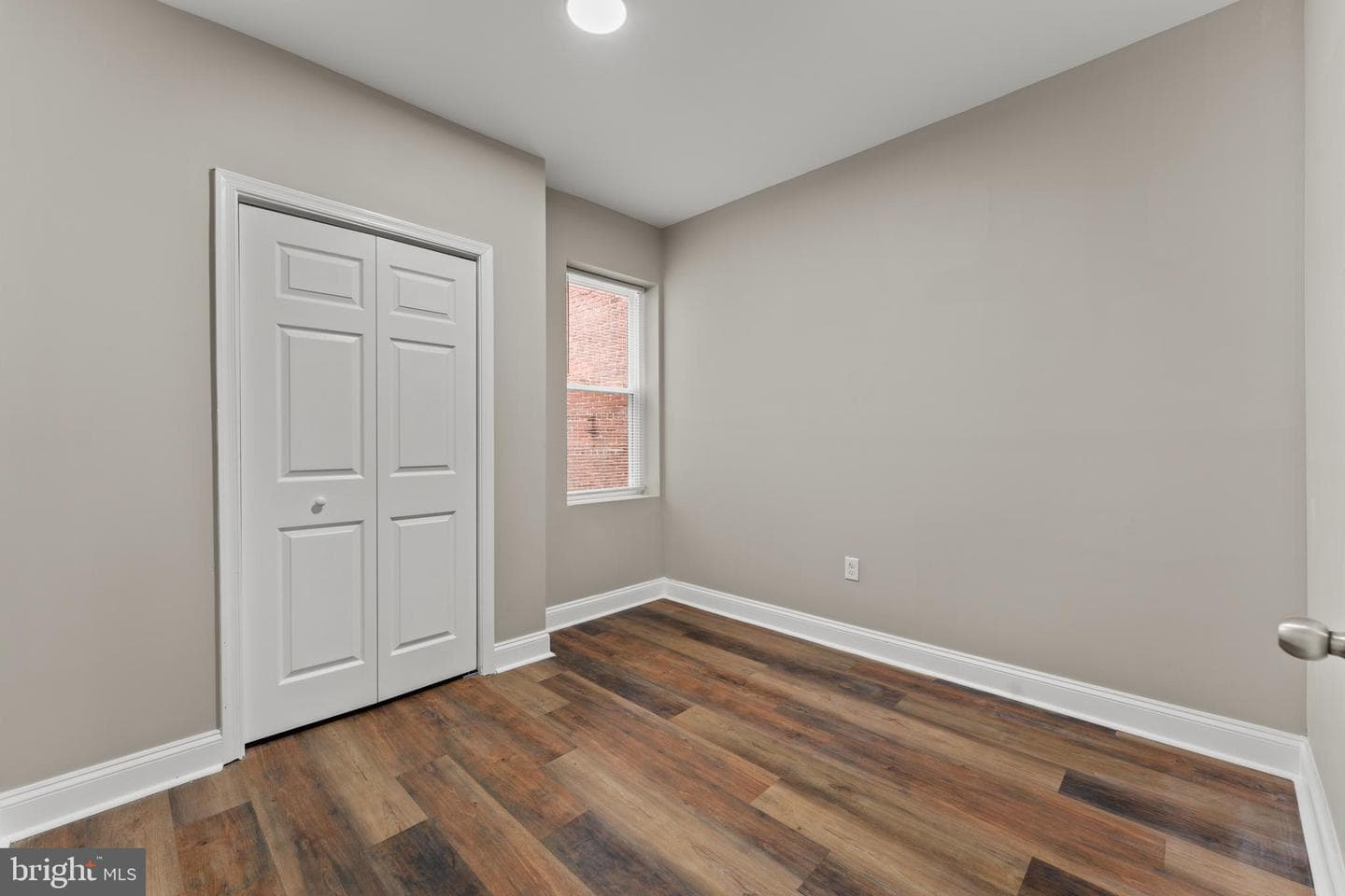 2560 Robb Street photo 27