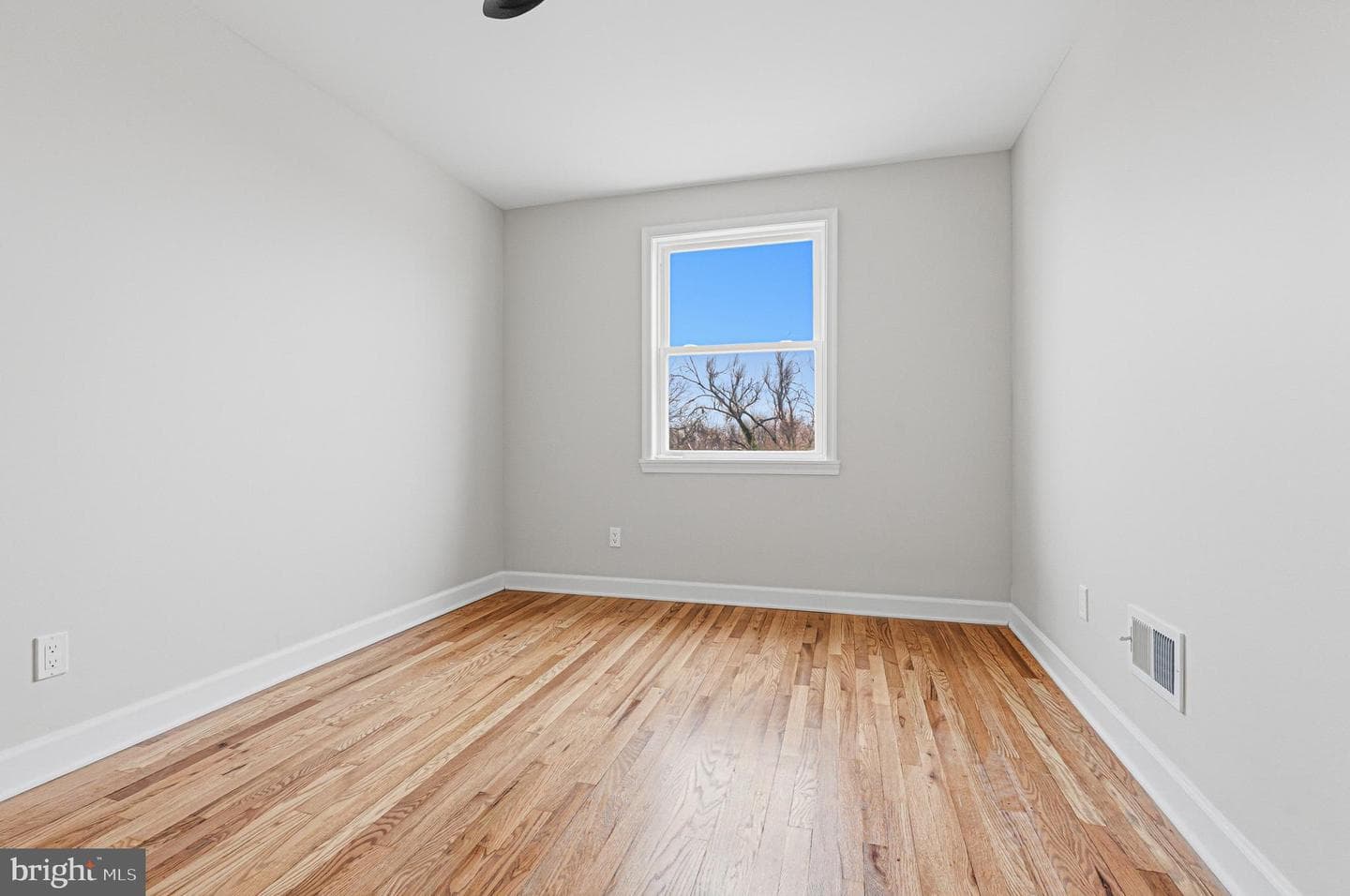 1326 Tompkins Street photo 17