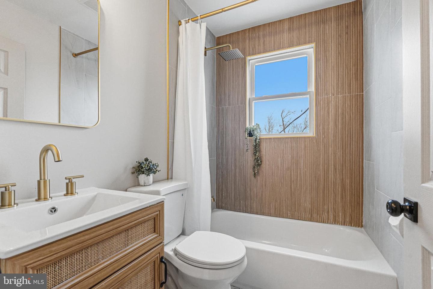 1326 Tompkins Street photo 19