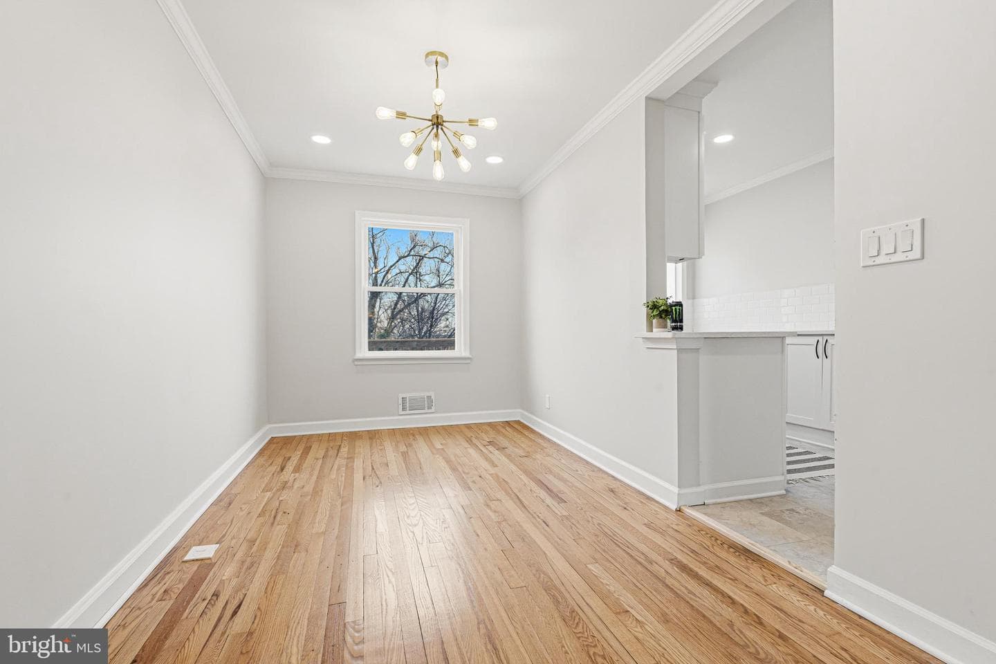 1326 Tompkins Street photo 6