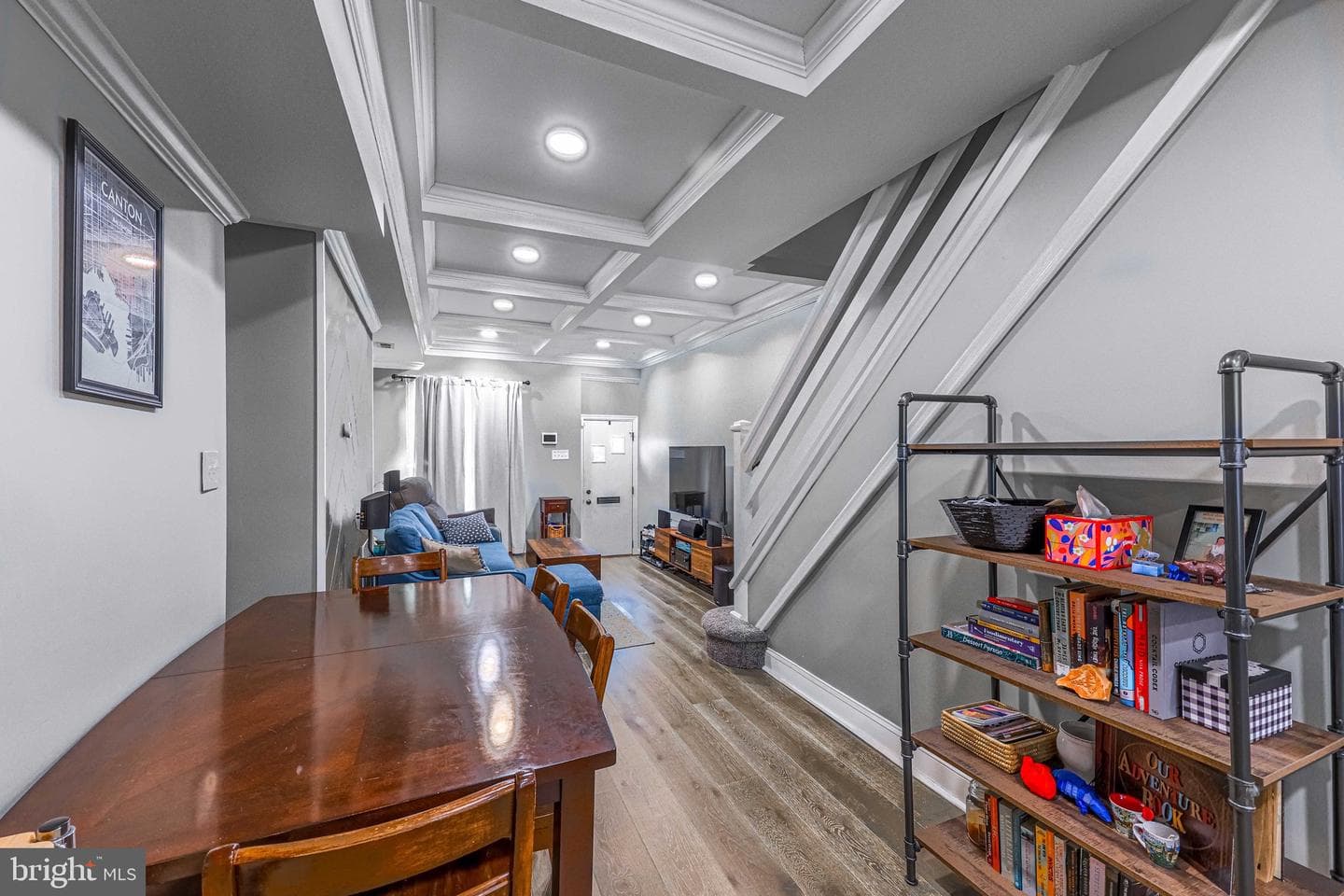 134 N Curley Street photo 8