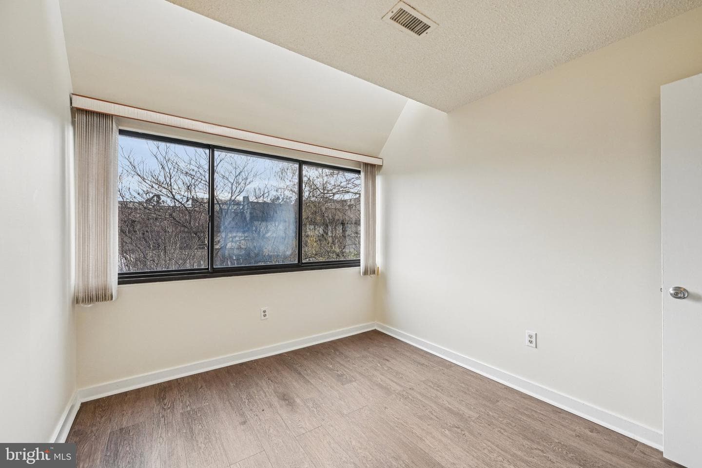2303 Bayleaf Court photo 20
