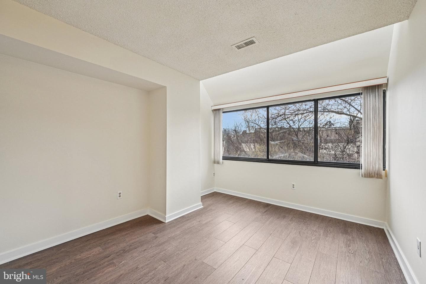 2303 Bayleaf Court photo 23