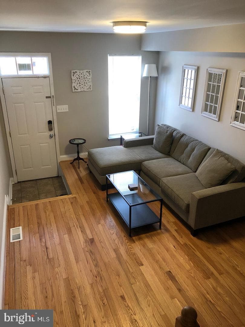 402 N Chester Street photo 2