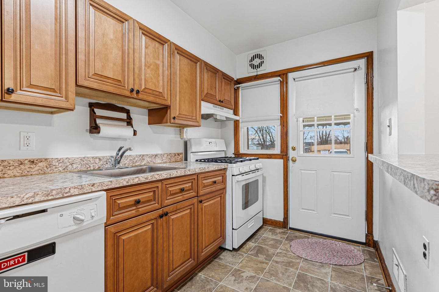 1242 Delbert Avenue photo 4