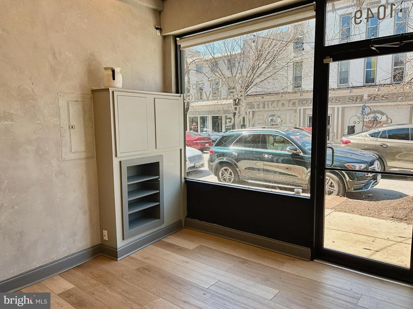 1049 S Charles Street photo 13