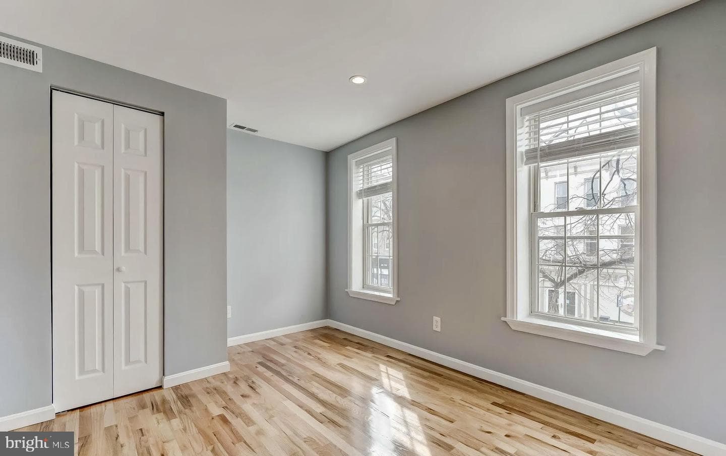 1049 S Charles Street photo 21