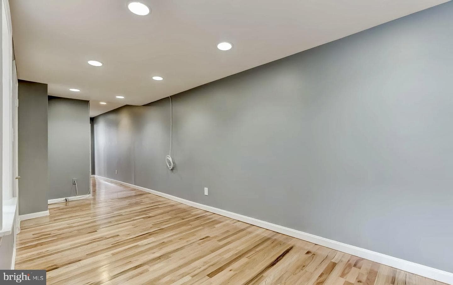 1049 S Charles Street photo 27