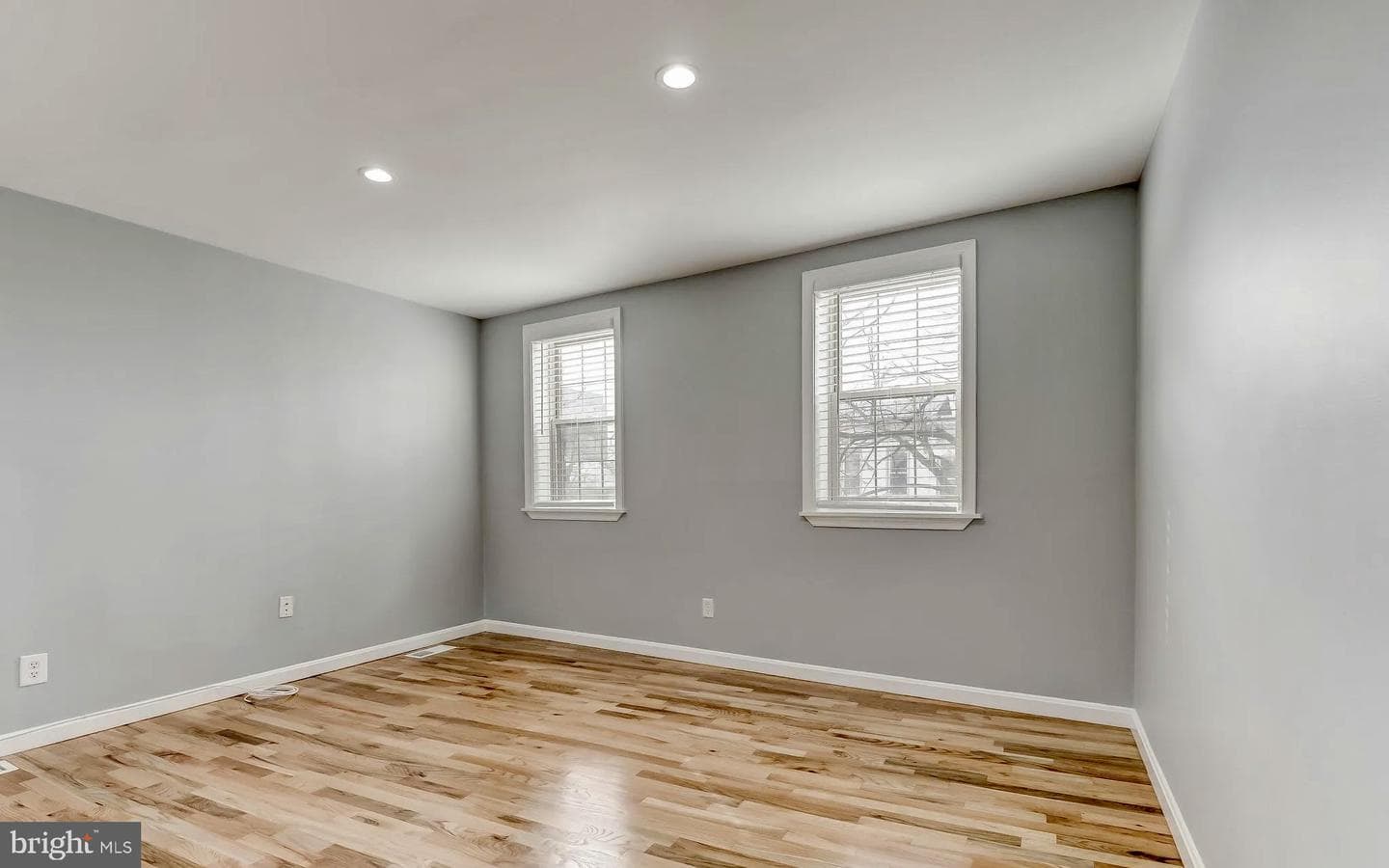 1049 S Charles Street photo 32
