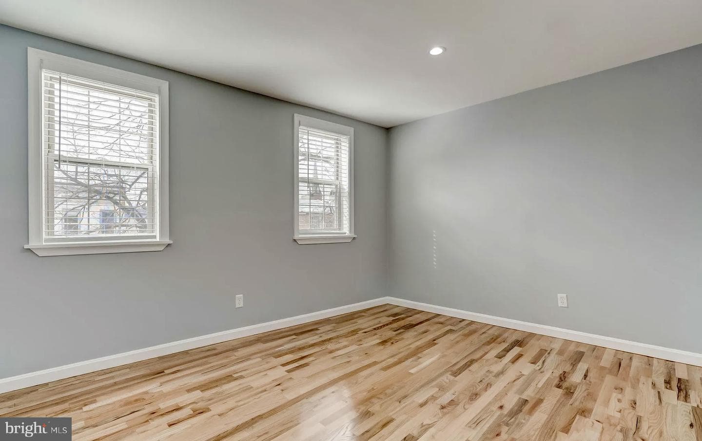 1049 S Charles Street photo 33