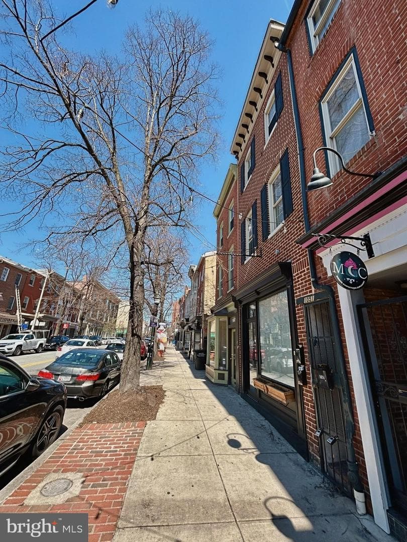 1049 S Charles Street photo 5