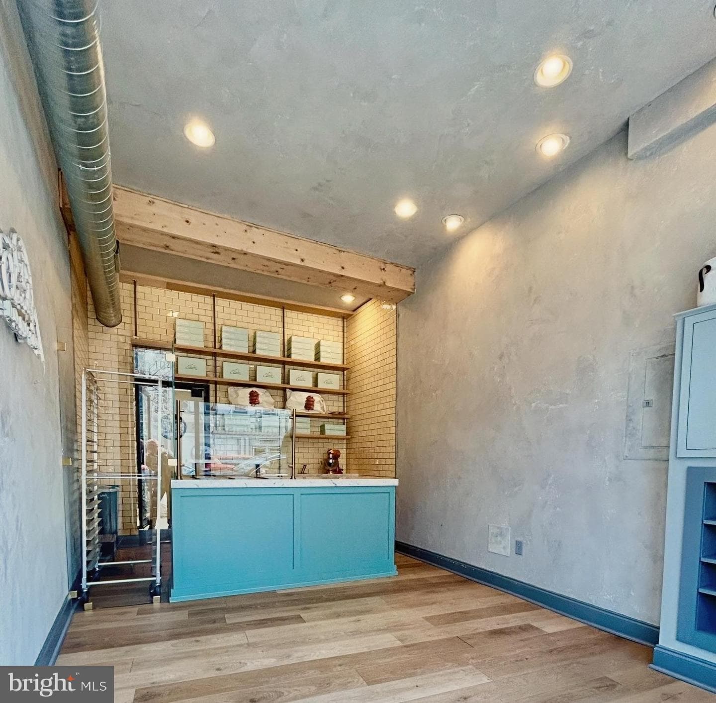 1049 S Charles Street photo 6