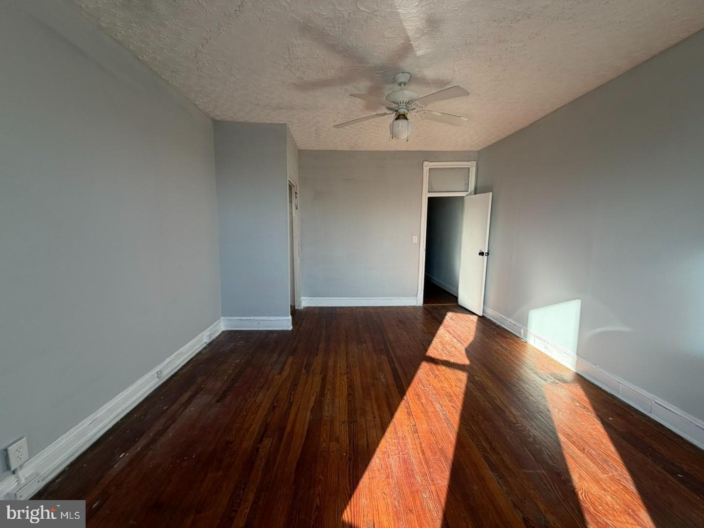 2952 Presstman Street photo 23