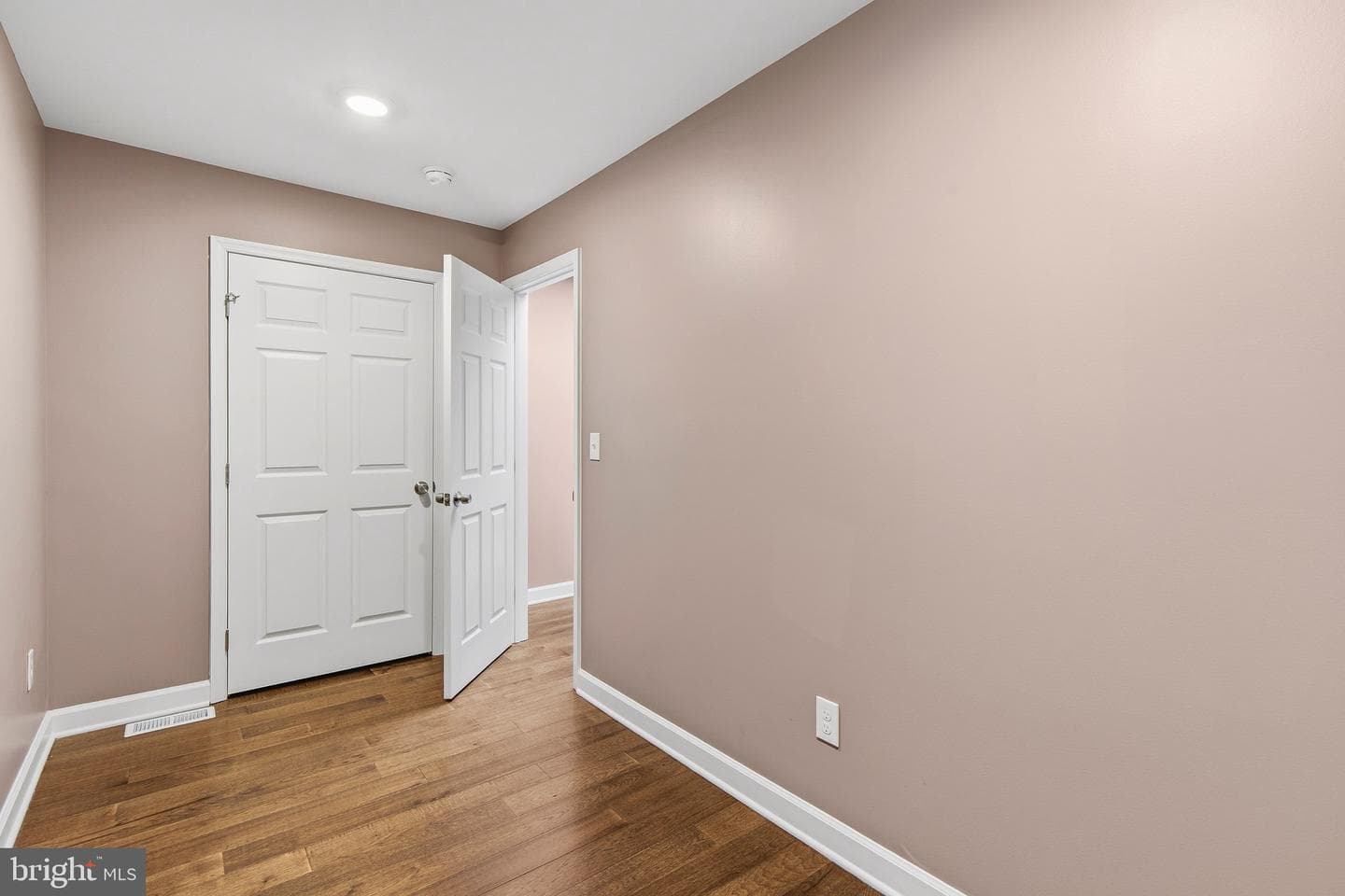 3135 Mcelderry Street photo 19