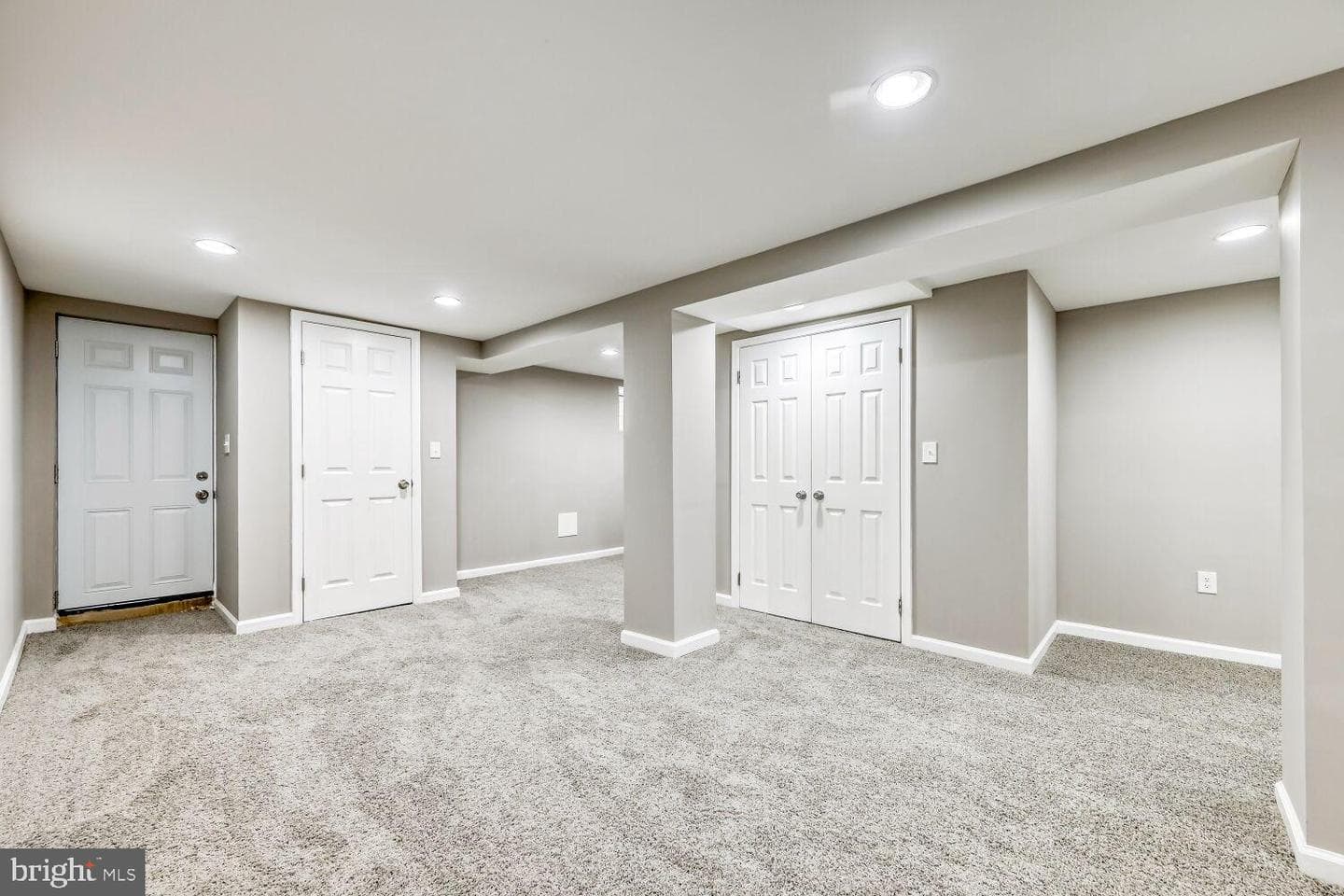 2647 Chesterfield Avenue photo 23