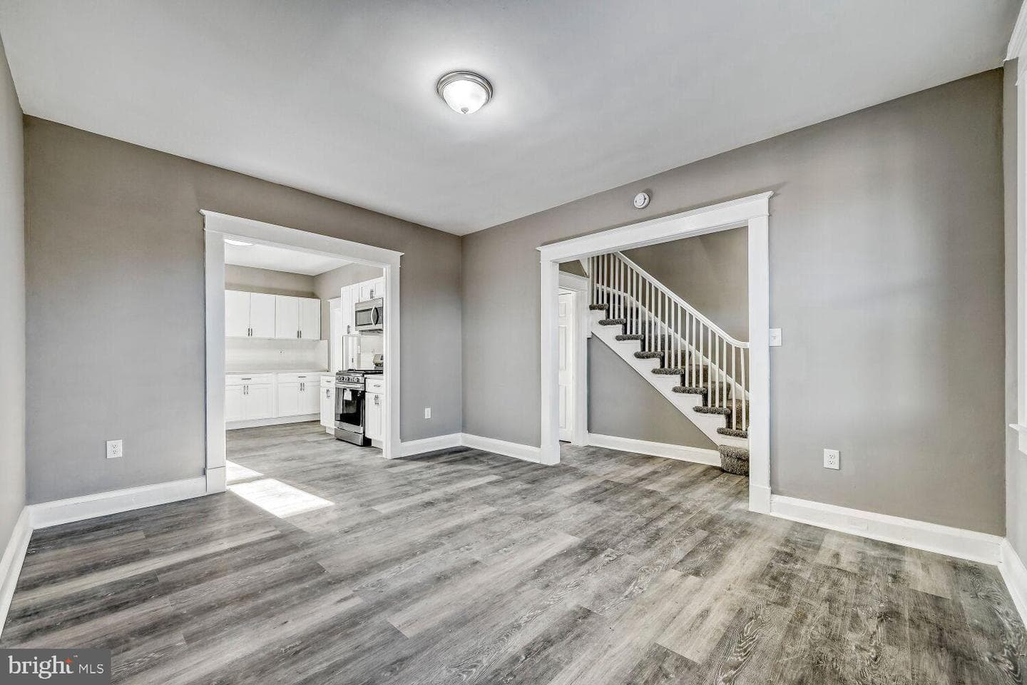 2647 Chesterfield Avenue photo 6