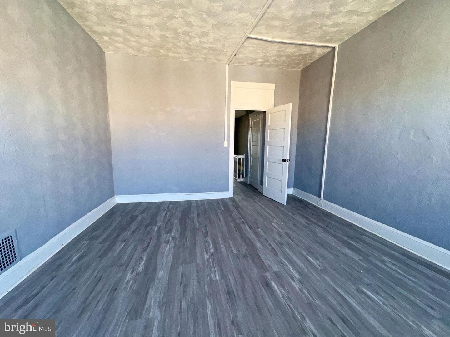 1687 Darley Avenue photo 17