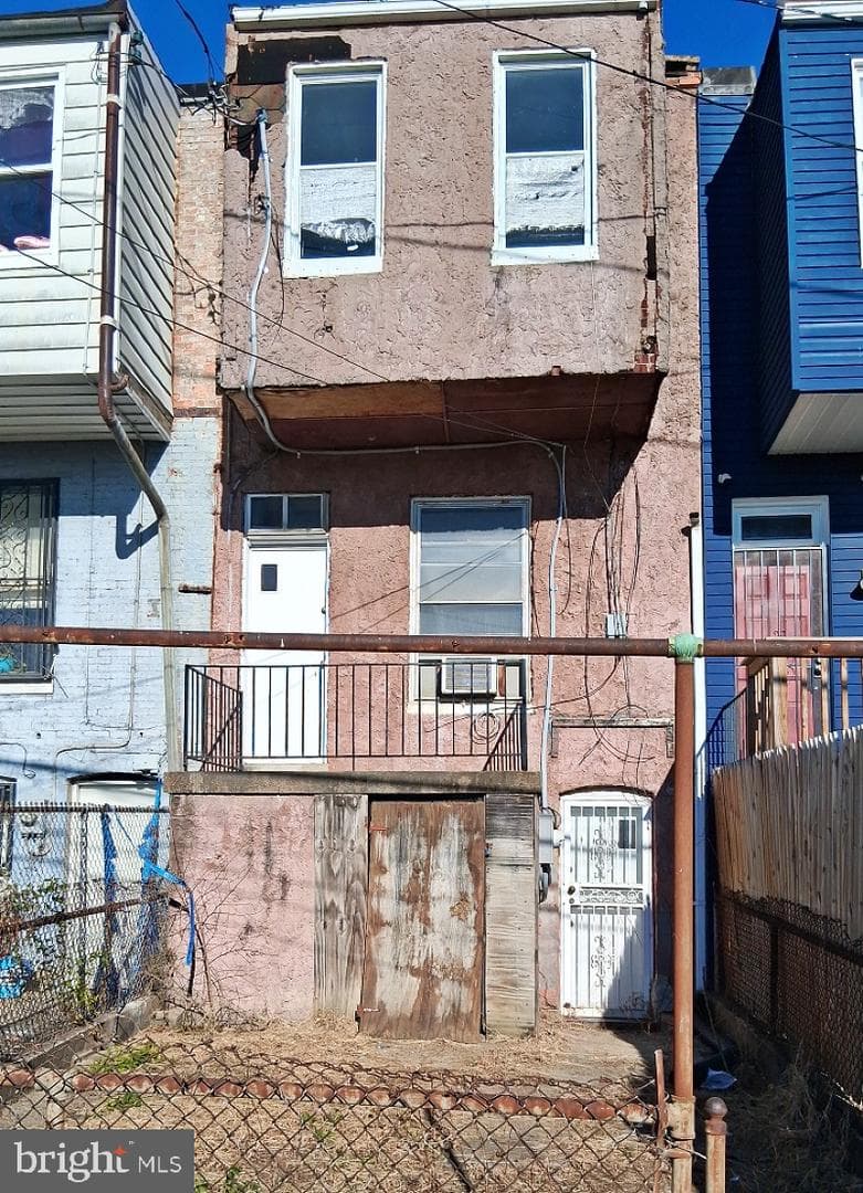 1687 Darley Avenue photo 3