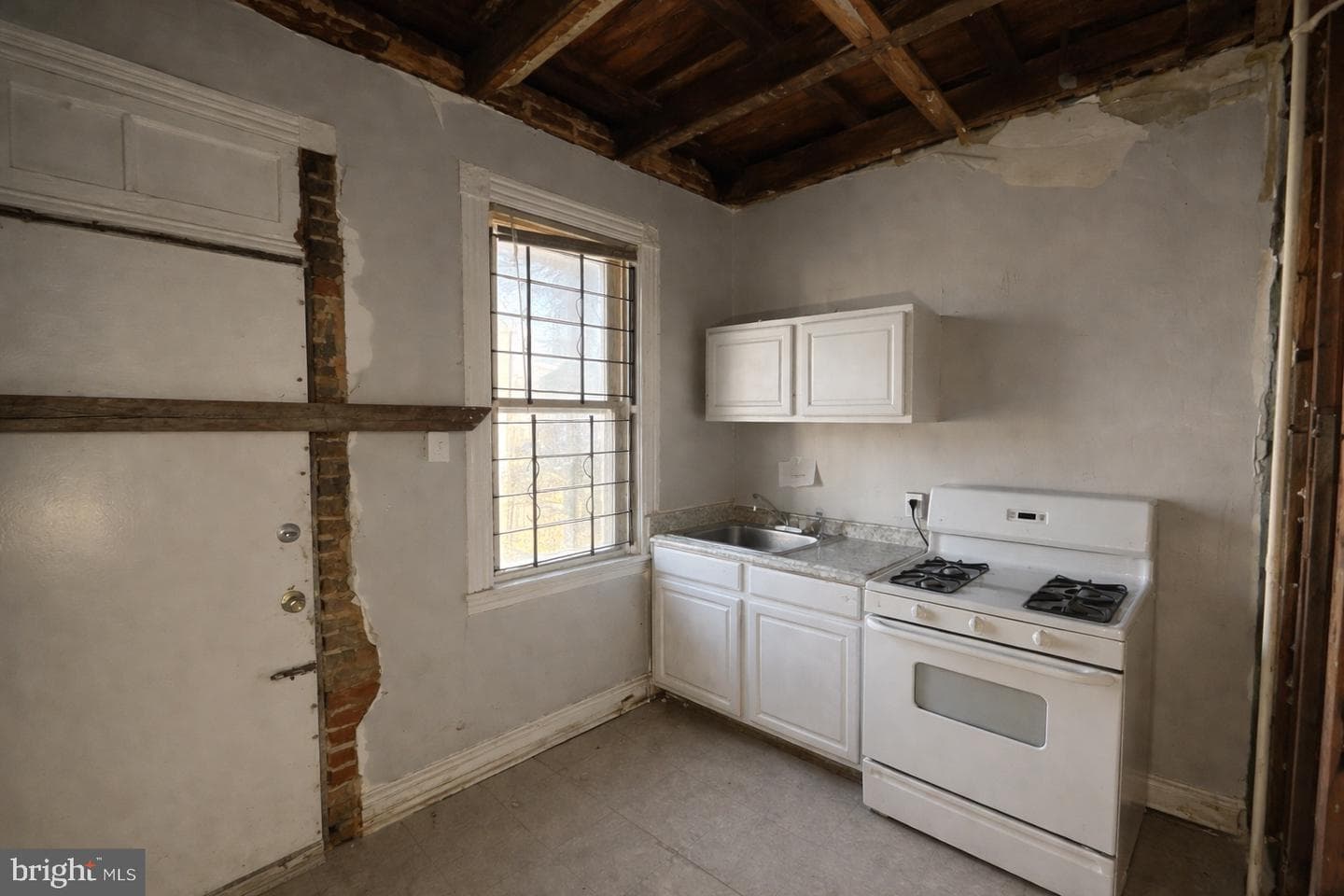 1521 N Carey Street photo 6