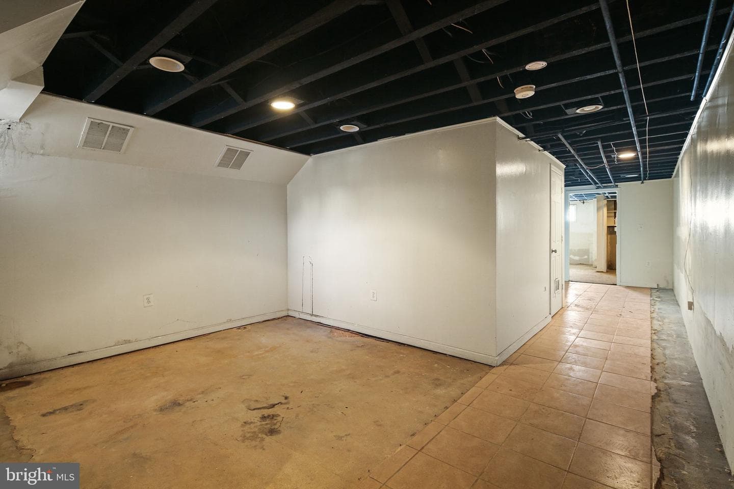 724 Reservoir Street photo 28