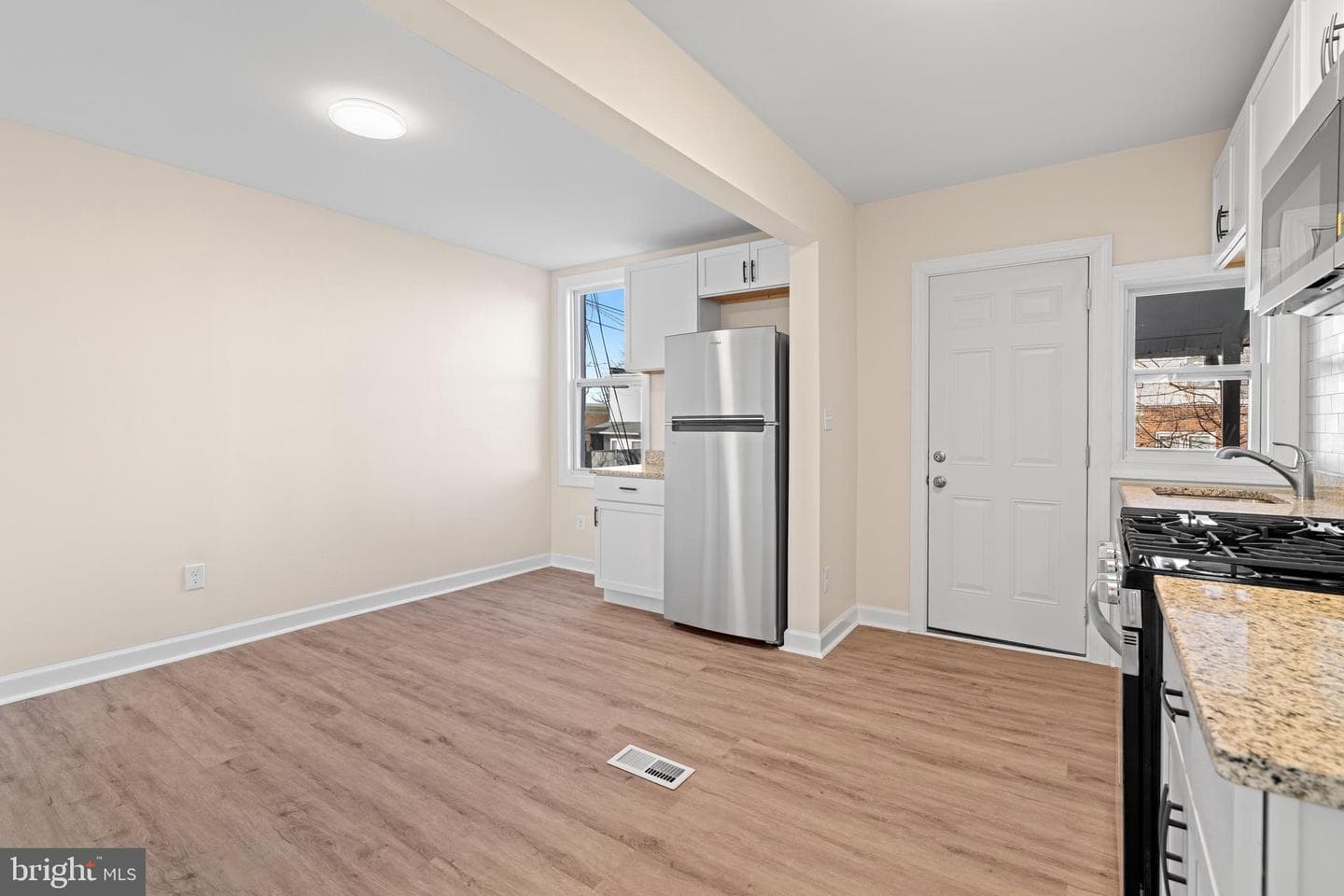3562 Horton Avenue photo 10