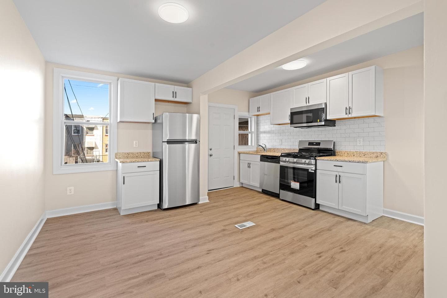 3562 Horton Avenue photo 8