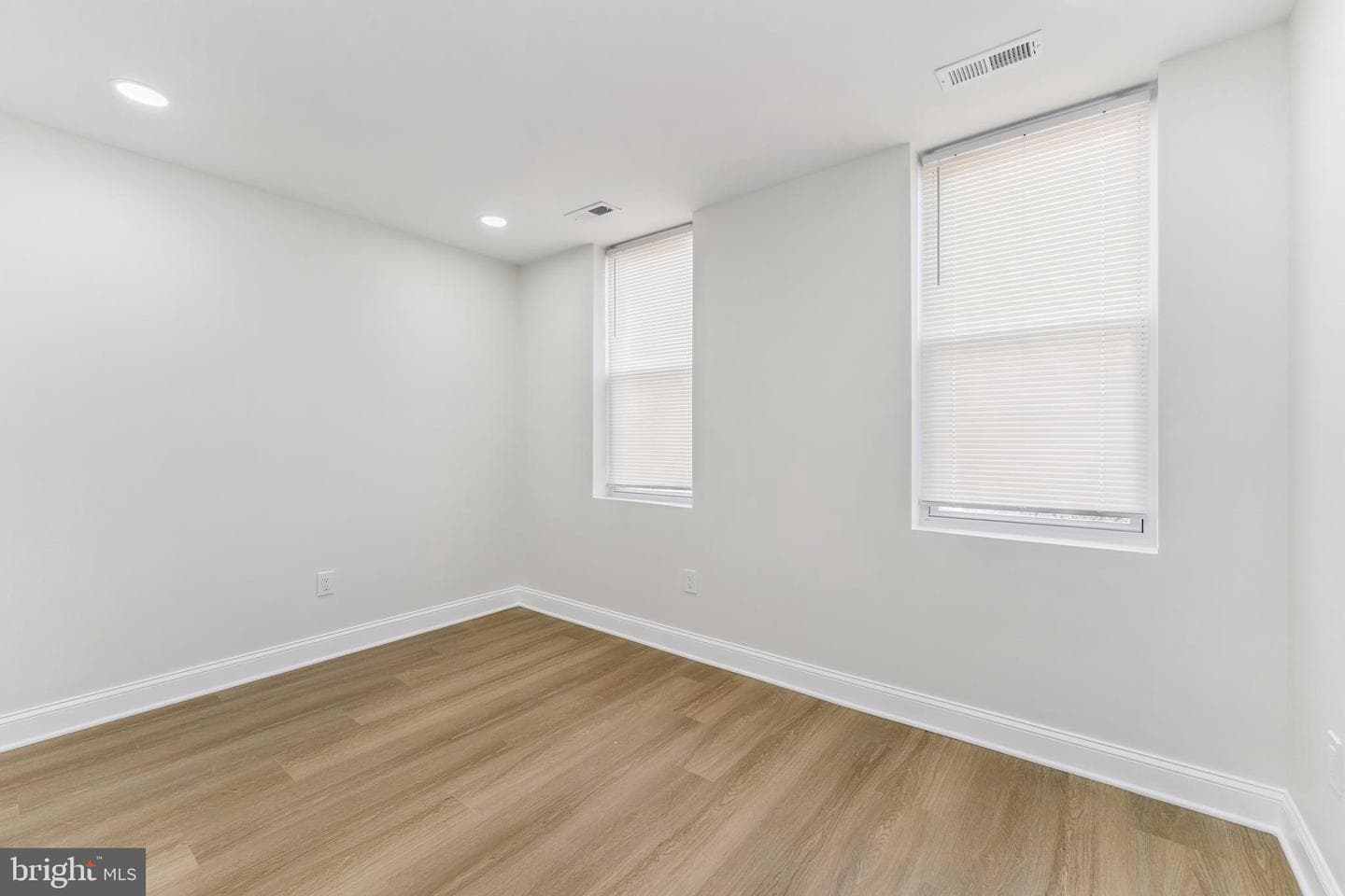 2425 Lauretta Avenue photo 13