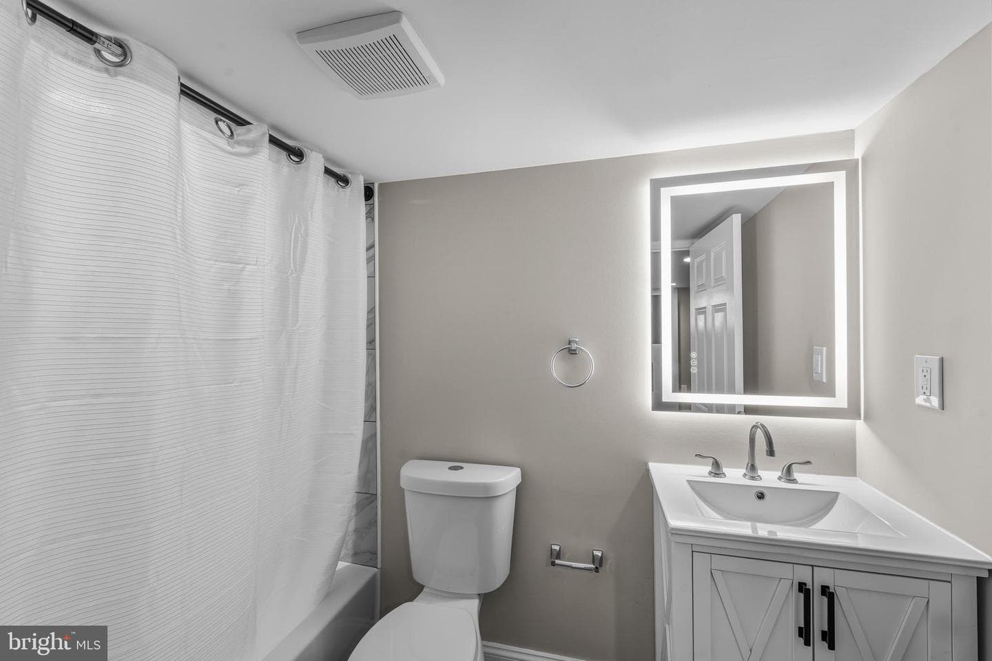 3307 Ravenwood Avenue photo 18