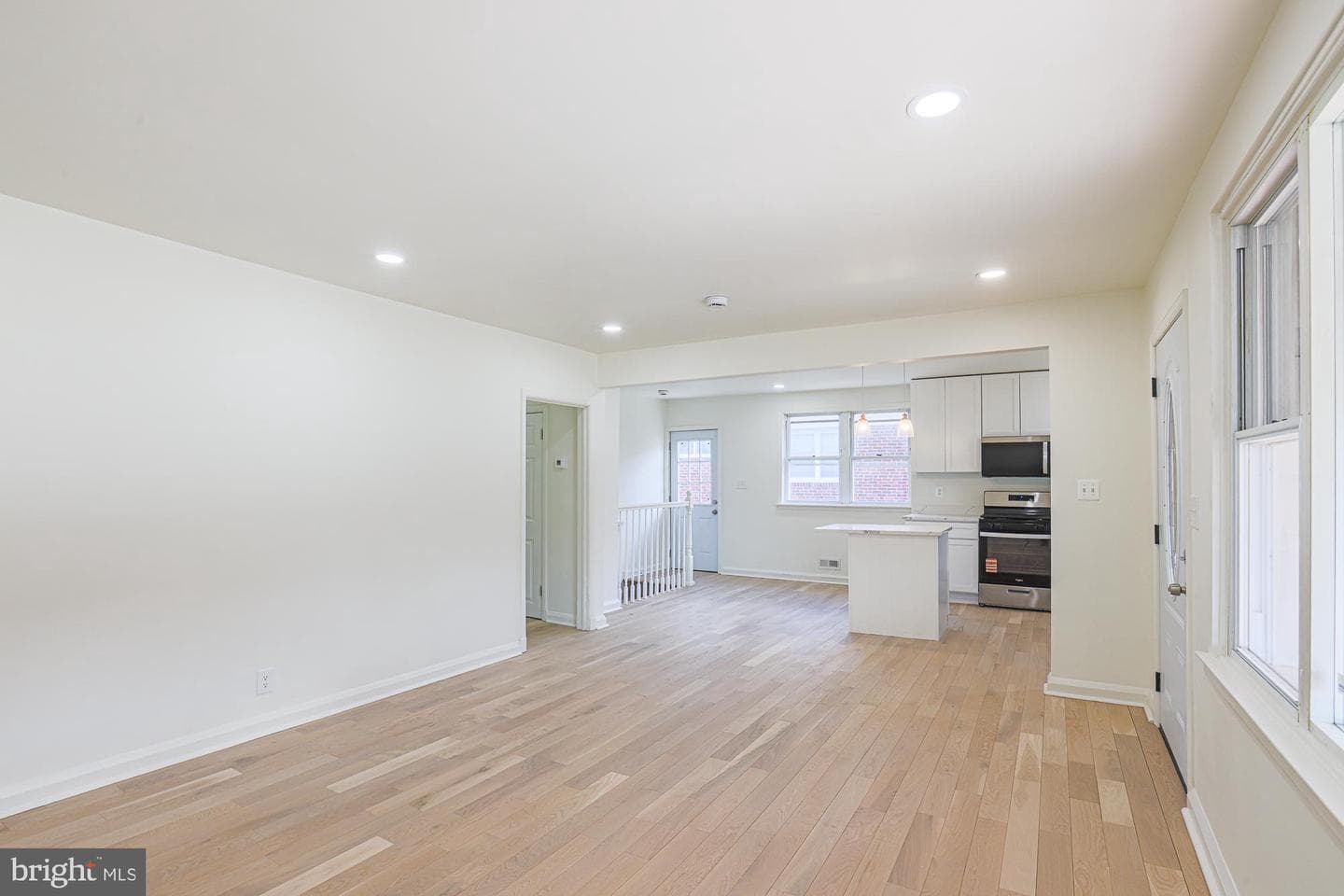 5512 Cadillac Avenue photo 13