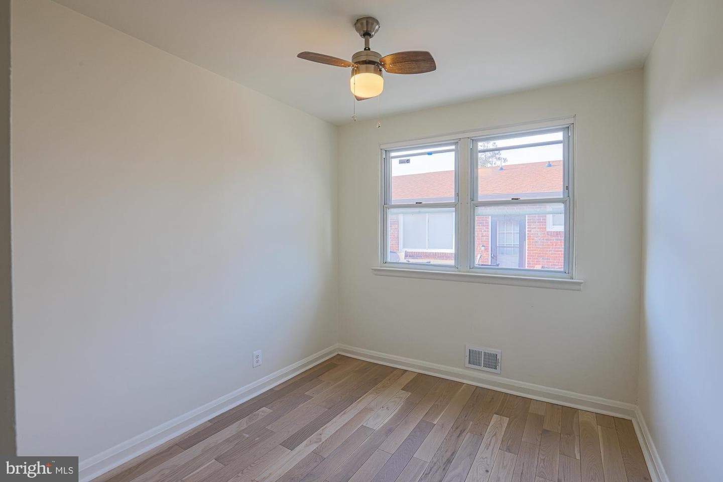 5512 Cadillac Avenue photo 32