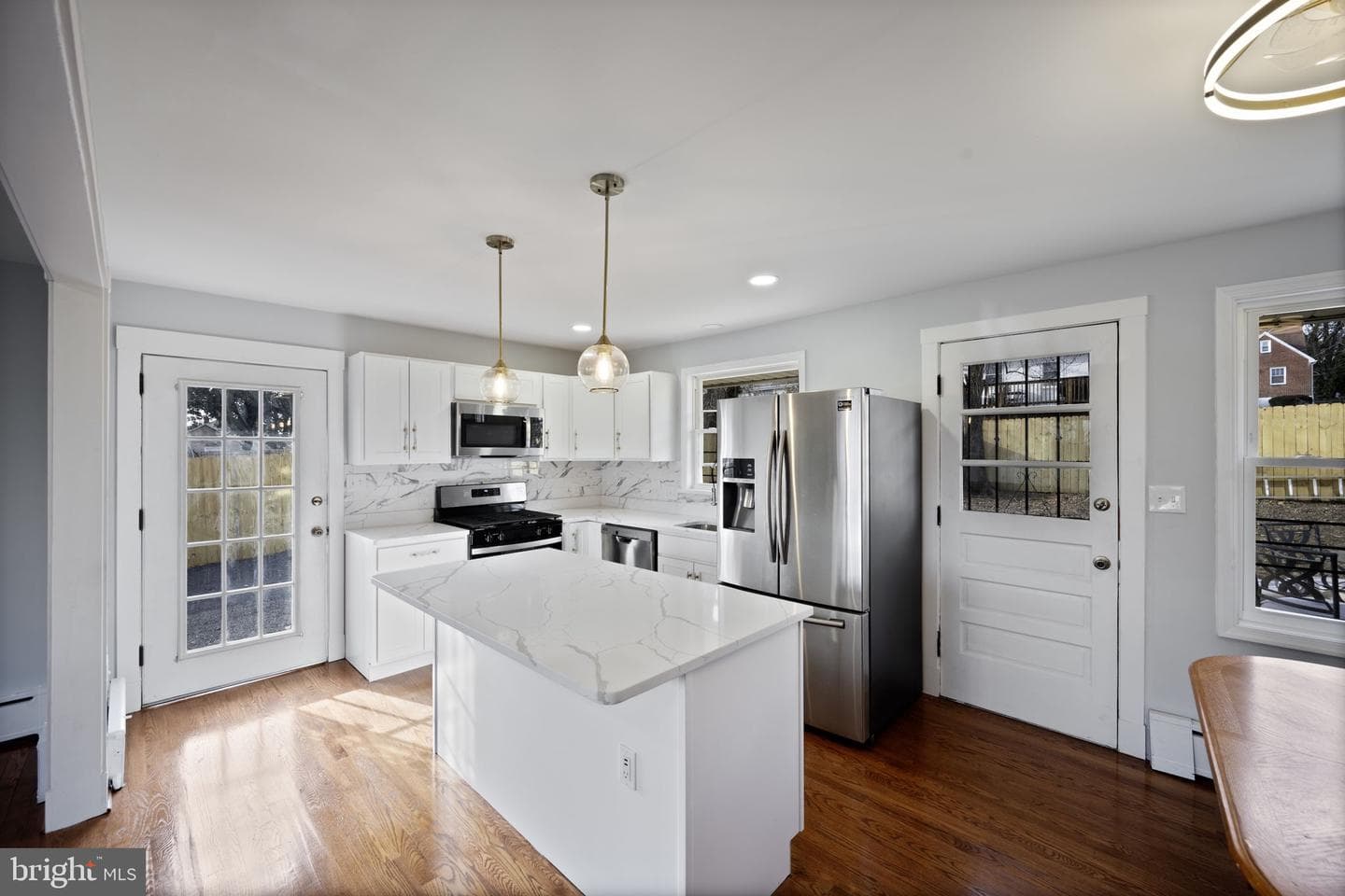 4001 Parkwood Avenue photo 8